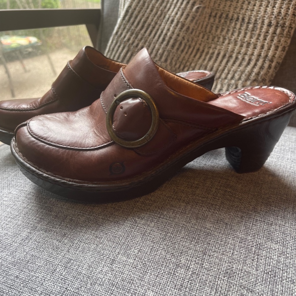 BORN Clogs - Picture 2 of 4